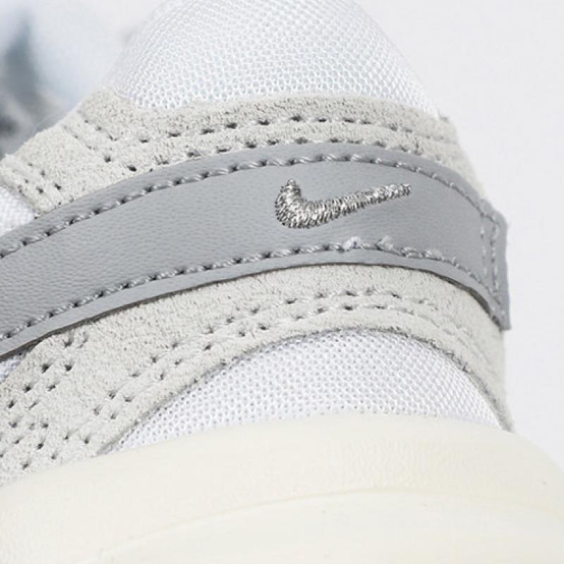 Nike W Running Shoe Al8