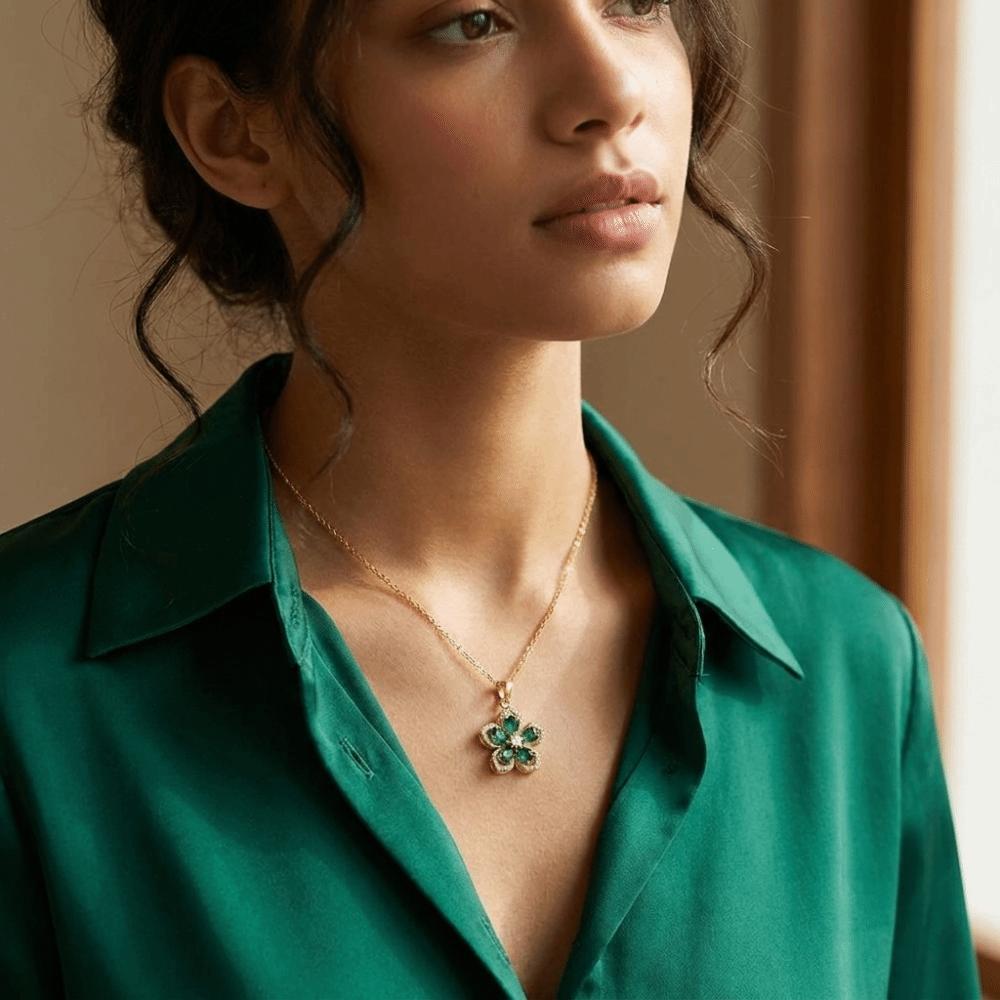 Crystal Zircon Pendant Necklace Shiny Petal Gold Necklace Rotatable Flowers Choker Date Night