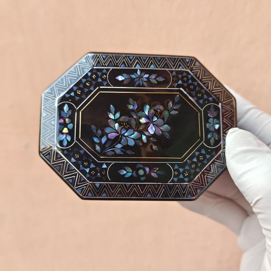 Mother of Pearl Jewelry Box Shell Inlaid Ring Necklace Box Chinese Lacquer Craft Birthday Gift for Foreign Friends