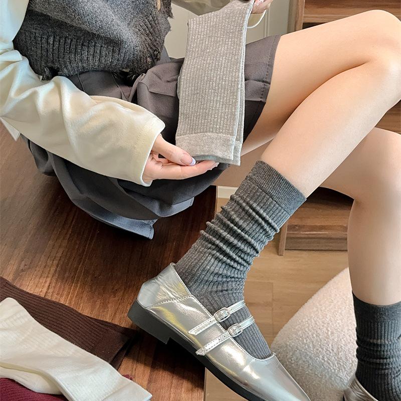2025 Frühling/Herbst Damen Japanische Angora Mid-Calf Rote Socken - Vielseitiger Lala-Stil