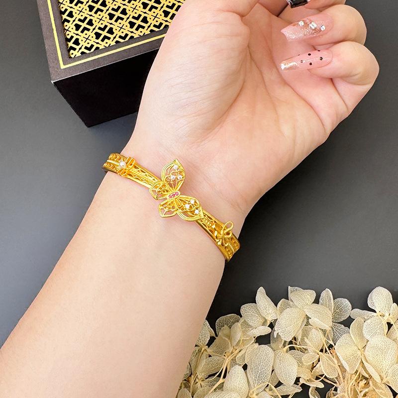 Hollow Butterfly Women's Retro Long-lasting Light Luxury High-end Jewelry Bracelet