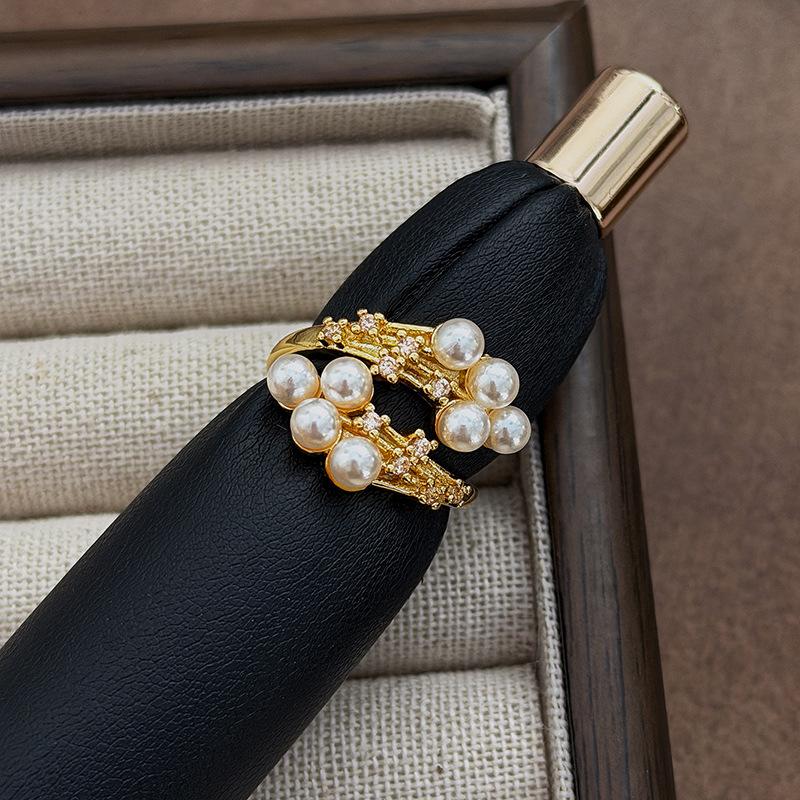 Retro Light Luxury Goldkette Hohl Vierblättriges Kleeblatt Diamantbesetzt Zirkon Kupfer Münze Gürtelschnalle Öffnungsring Nische Stapelring