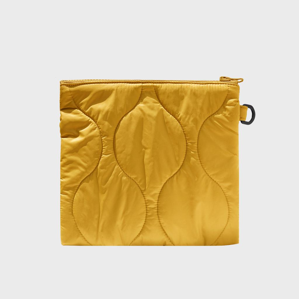 Kaneitei Pom Quilted Flat Pouch (Mustard) / Recycled
