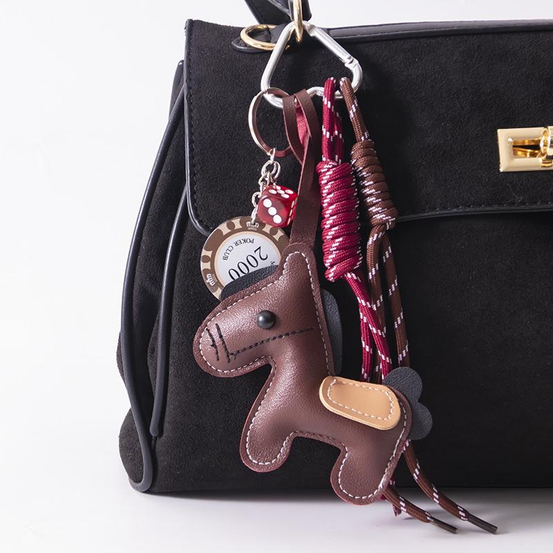 1 Stück Leder Pony Schlüsselanhänger Geflochtenes Seil Rucksack Anhänger für Handy Tasche Hängendes Zubehör DIY Dekoration
