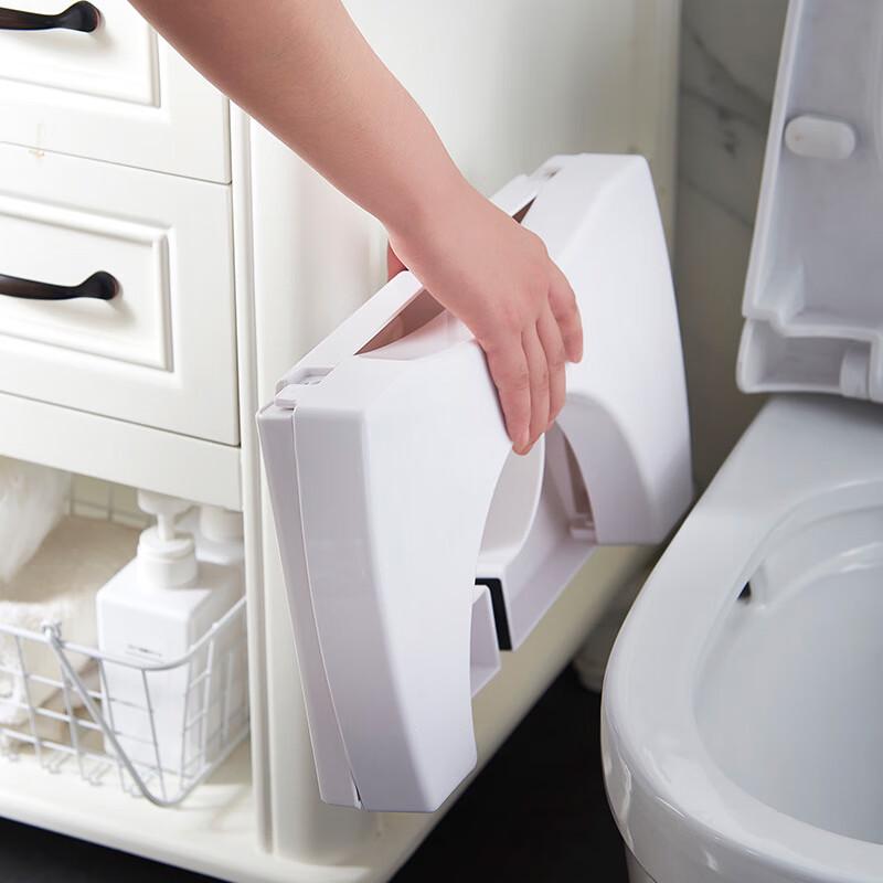 Faltbarer Hocksitz für die Toilette