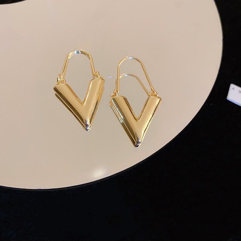 Silver Needle Medieval Round Flower Fringed Earrings Retro Metal Stud Earrings Temperament Light Luxury Earrings Women