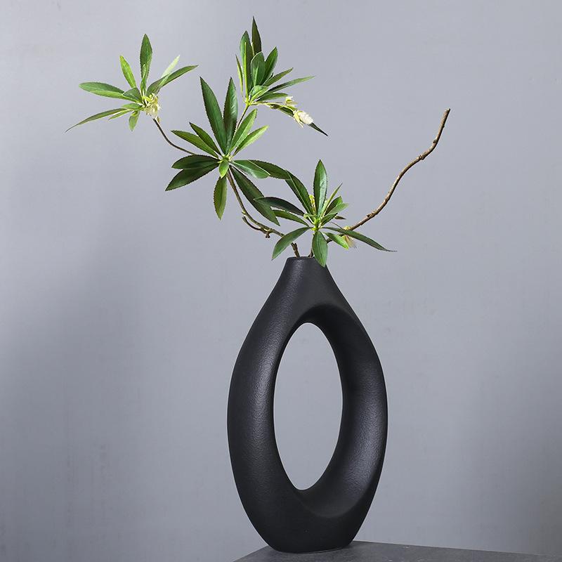 Light Luxury Nordic Black And White Elegant Ceramic Vase Modern Fashion Home Soft Decoration Model Room Desktop Flower Ornament