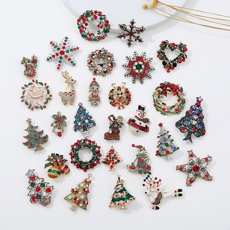 Fumaide Christmas Snowflake Brooch Set