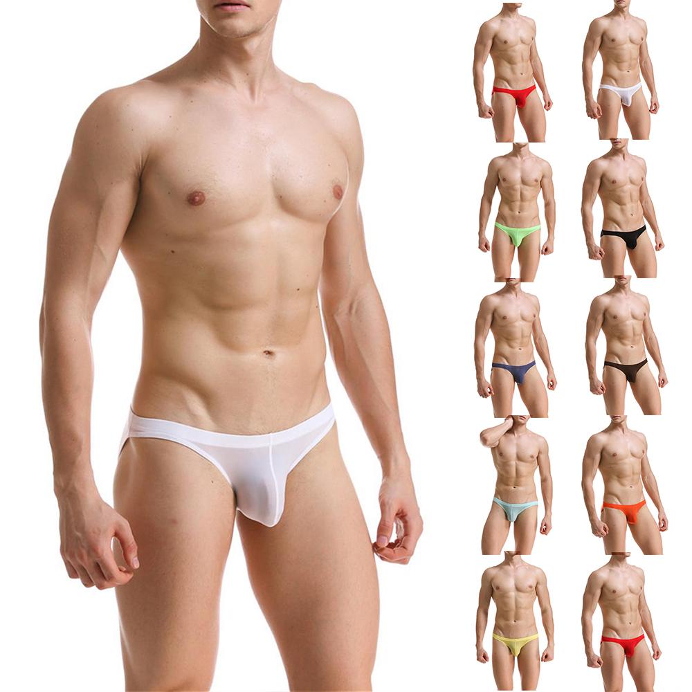 welche unterwäsche finden männer sexy Lustiges stilvolles sexy lächelndes schönes junges Hippie-Frauenmodell im  Sommer weiße Hipster-Kleidung, die in der Straße aufwirft main image 1