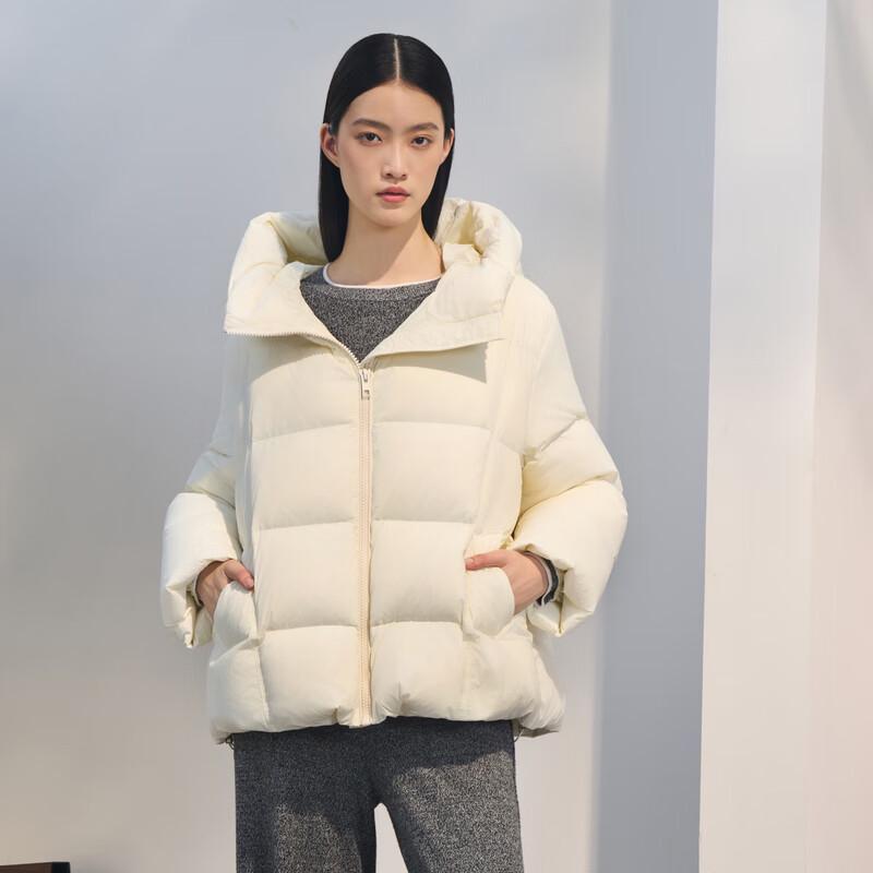 

ELLASSAY Lightweight Puffy Short Hooded Down Jacket EWD364L02800 M