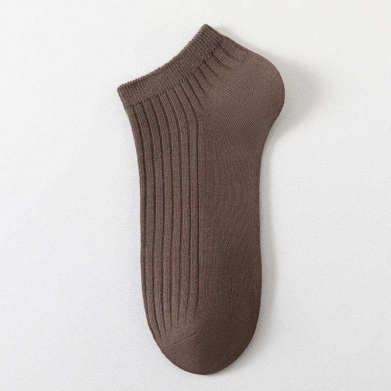 

Мужские летние тонкие однотонные влагоотводящие дезодорирующие короткие носки-лодочки 1 pair кофейный