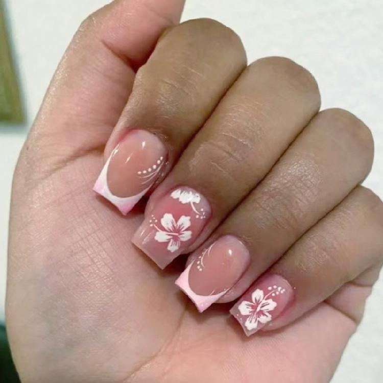 24Pcs Square Fake Nail Press On Nail Artificial Nail False Nail Glues On Nail with Flower Designs French Nail Tips