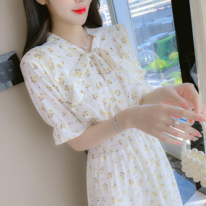 

Летнее цветочное шифоновое платье с оборками и короткими рукавами Medium