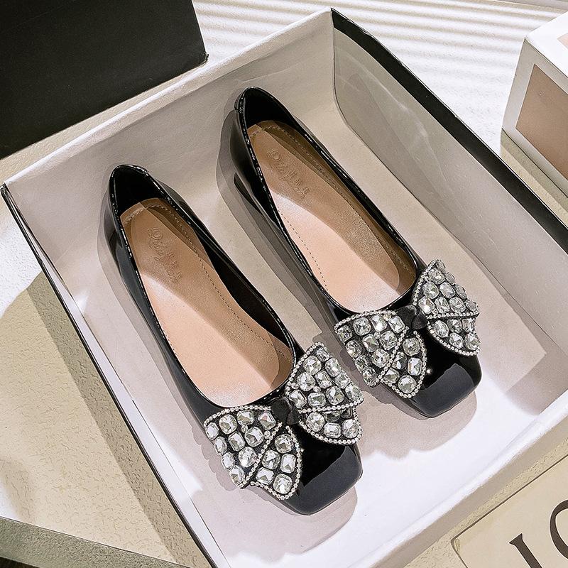 

French high heels thick heel spring 2025 new bow rhinestone burgundy square head light mouth low heel single shoes 40 чорний