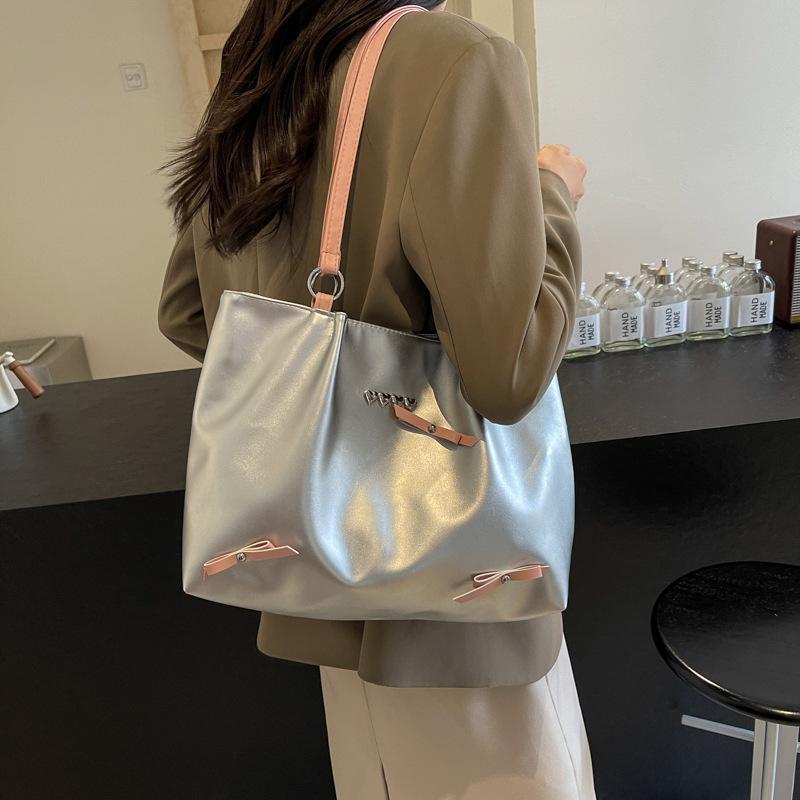 Leisure Commuting Large-capacity Bag Women's 2025 New Personalized Foreign Shoulder Bag College Students In Class Tote Bag