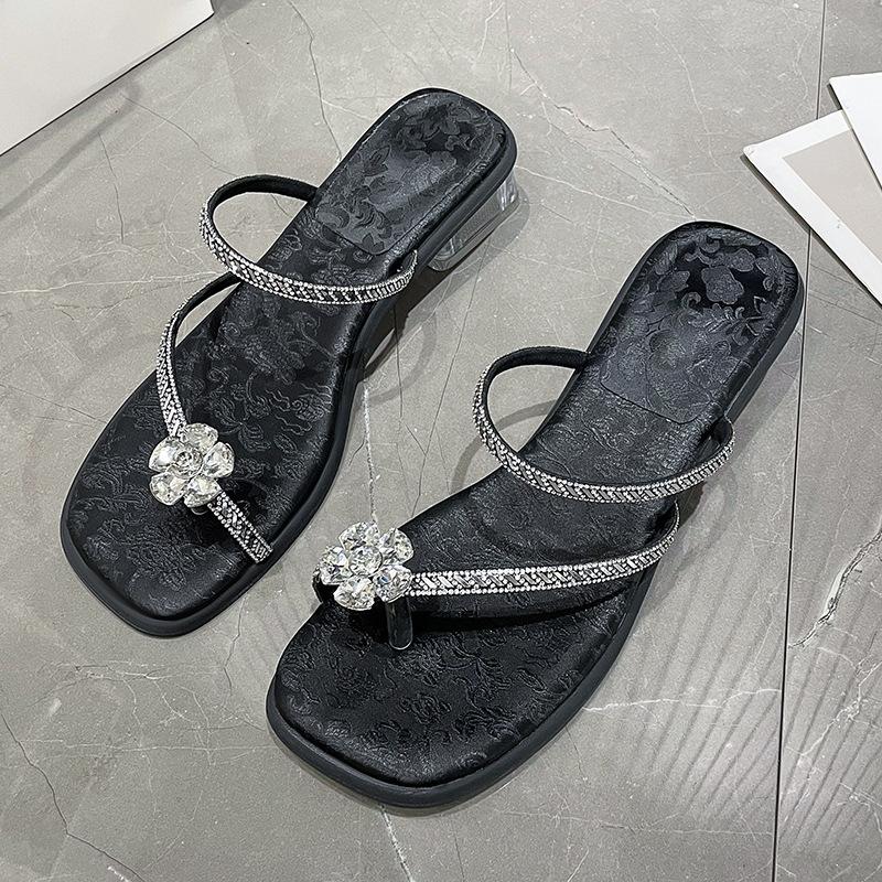 

French thick-heeled slippers for women to wear 2025 summer new fashion rhinestone cool slippers versatile toe Roman sandals 40 чёрный