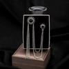 Spilla con Nappa Stile Cinese da Uomo con Design a Nota Musicale di Chitarra e Intarsi di Strass
