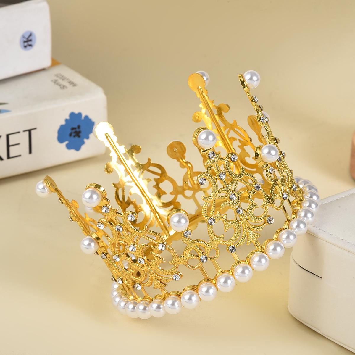 

Gold Alloy Pearl Diamond Crown Cake Topper - Birthday Decoration Accessory