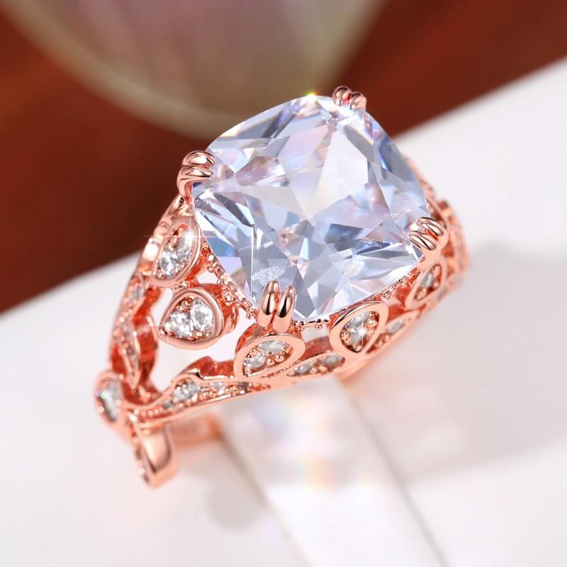 Huitan Kreatives Hohlmuster Wunderschöne Zirkonia-Ringe für Damen Roségoldfarbe/Silberfarbe Hochzeitsfeier Trendiger Schmuck