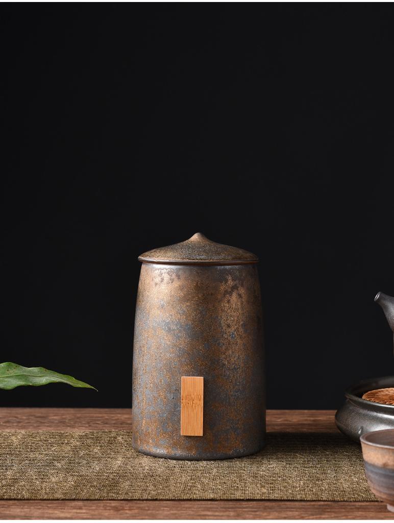 Retro gilt retro tea pot ceramic household Pu'er tea sealed pot large capacity storage tank tea warehouse wake tea pot