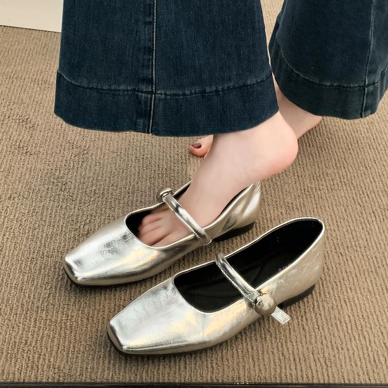 Black single shoes women's 2025 new spring and summer low-heeled flat-soled small leather shoes French Mary Jane women's shoes with skirts