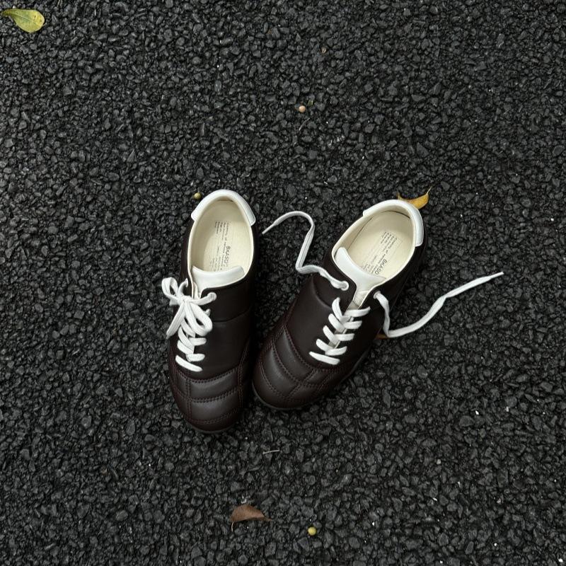 

Cowhide retro sports and leisure shoes for women s new oblique lace-up versatile football thin-soled German training shoes flat-soled Forrest 40 коричневый