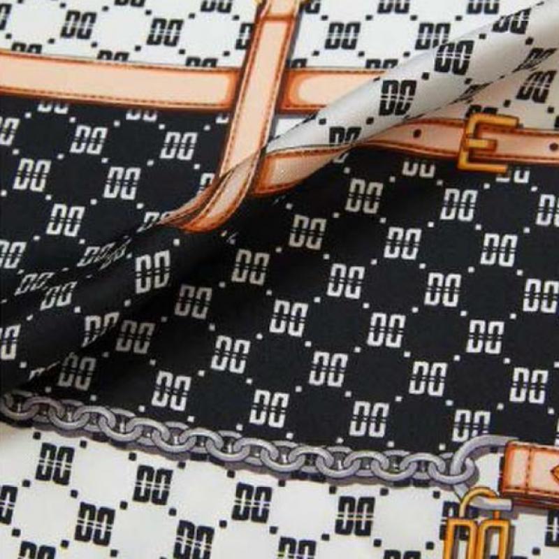 Daks Black Silk Square Scarf Dd Chain Pattern Dcsc2e021bk