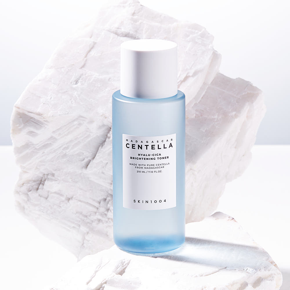 SKIN1004 Madagascar Centella Hyalu-Cica Brightening Toner 210ml