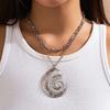 Striped pleated snail necklace, female exaggerated stacking two-piece collarbone chain, fashionable niche high-end necklace