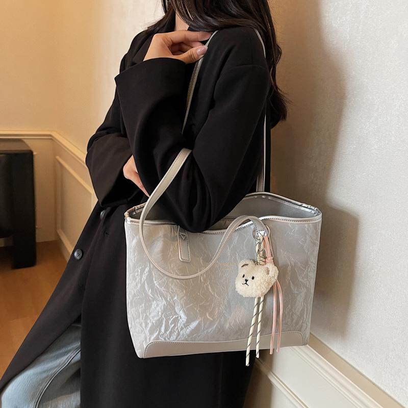 New simple and fashionable versatile shoulder bag, student class bag, women's large-capacity commuter tote bag