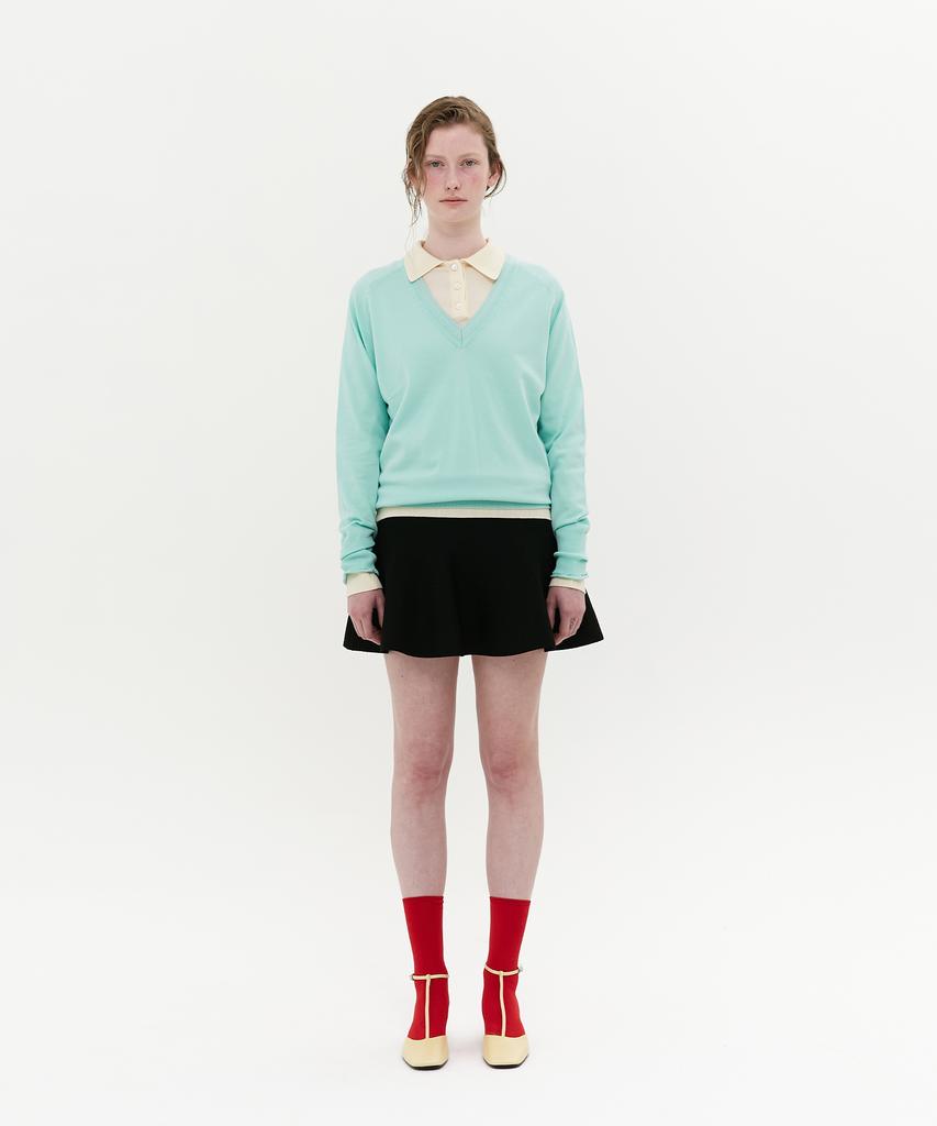 MAGGIE Shiny V-Neck Pullover (Mint)