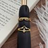Mittelalterlicher Stil Süß Und Kühl Vierblättriger Klee Emaille Leichter Luxus Ring Damenmode High-End Gefühl Nische Stapelbares Tragen Exquisite Ringe