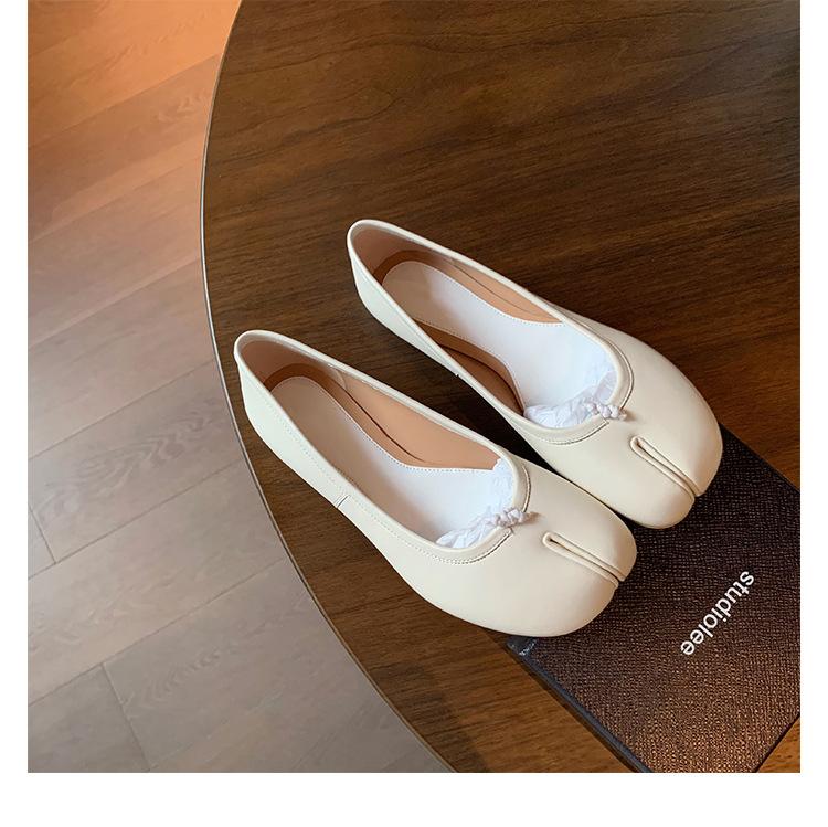 Cowhide Version~ Beautiful Soft-soled Leather Pig's Trotters Split-toed Shoes Women's Silver Flat Mary Jane Single Shoes Small Heels Ladyshoes