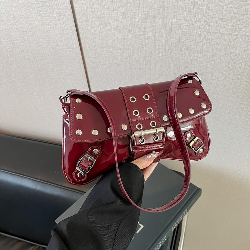 

Сумка-подмышка в стиле легкой роскоши, женская летняя модная универсальная, с высоким чувством ниши, простая повседневная на плечо красный