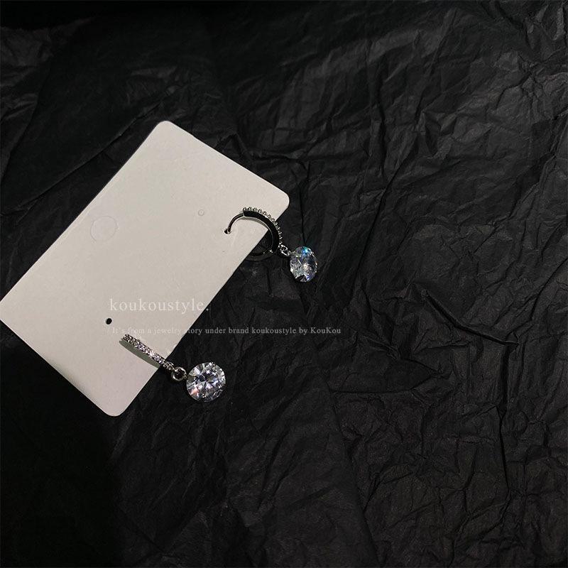 

Корейские серьги-иглы из серебра 925 пробы с бриллиантами — элегантный, изысканный, холодный стиль для женщин null