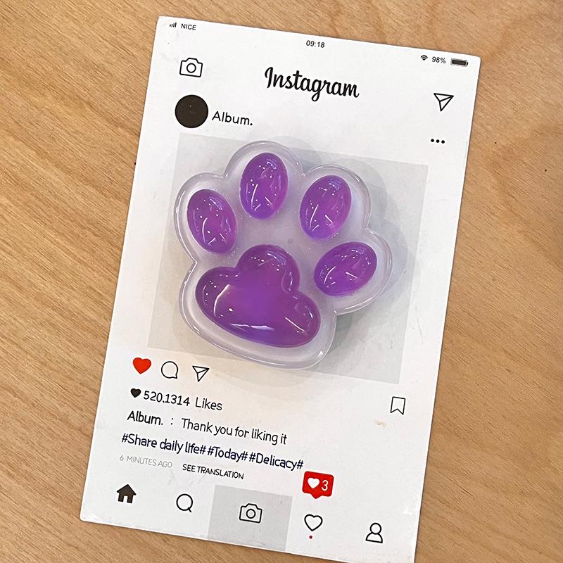 Custom 3D Cat Paw Phone Holder: Foldable, Adhesive, Cartoon Design, Retractable, Portable, and Cute.