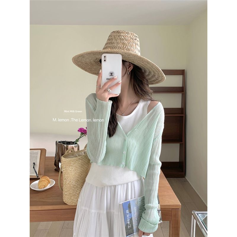 

The Lemon Candy Color Thin V-neck Ice Silk Short-Style Knitting Sun Protection Shirt Female 2025 Spring and Summer Small Blouse Milk Green All yards
