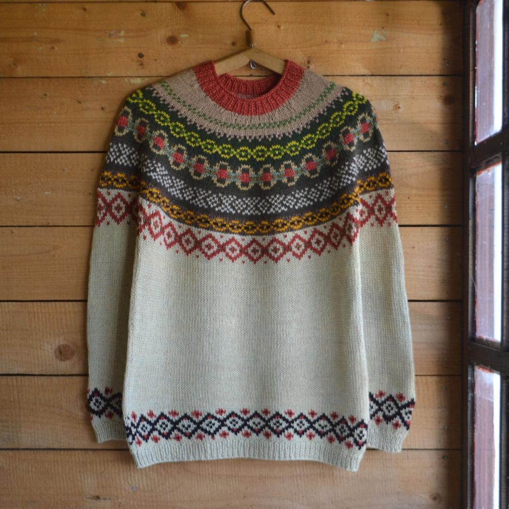 Women's Round Neck Colour Blocked Loose Fashion Pullover Knitted Top Luxurious Relaxed-fit Slimming and Versatile Top