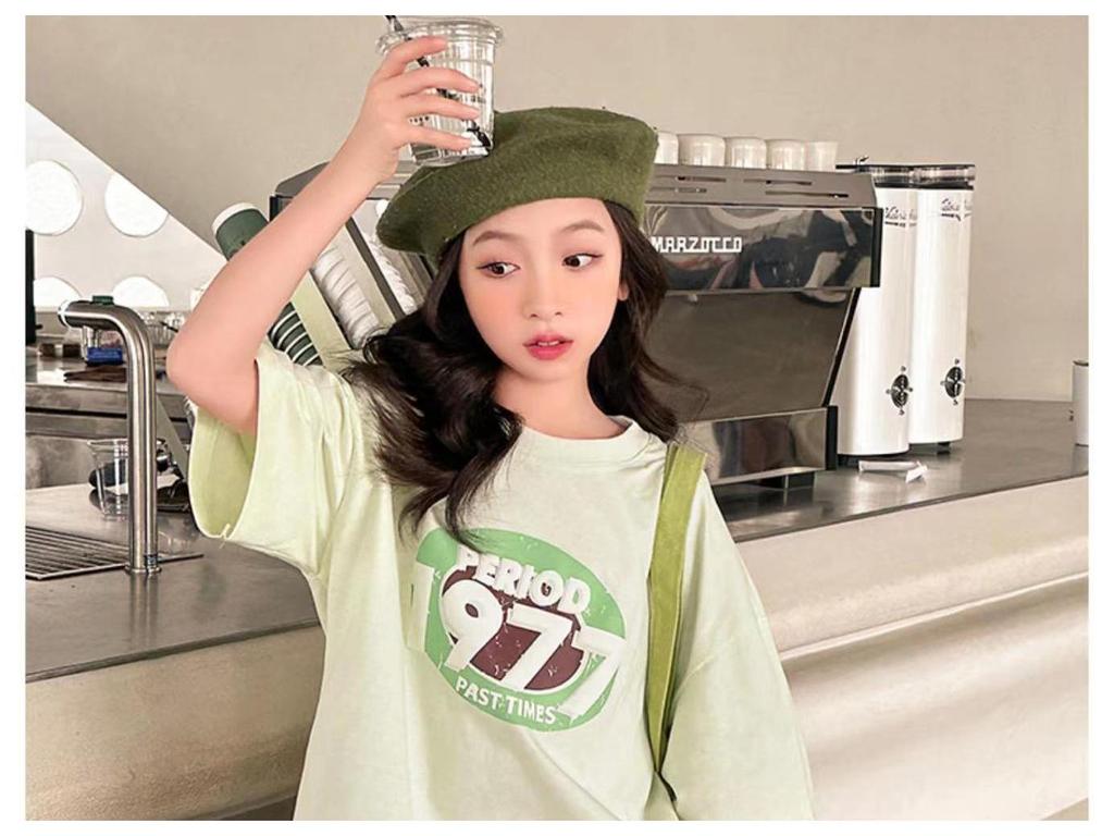 Dziewczęcy Modny Letni Sportowy Zestaw z Krótkim Rękawem