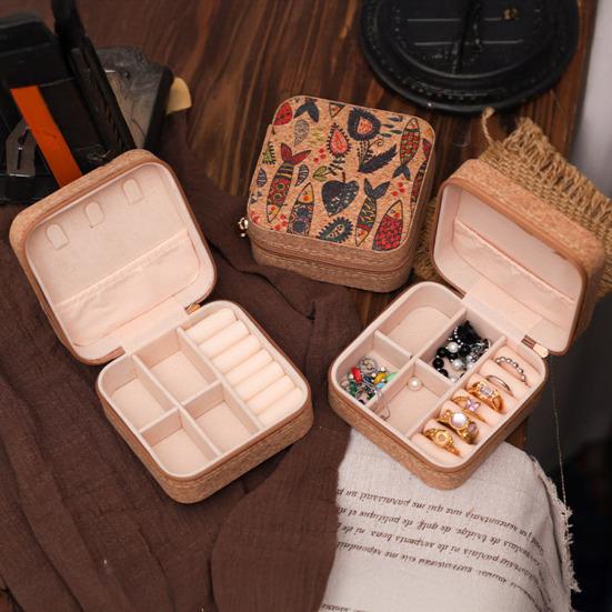 Retro Jewelry Case Portable Travel Jewelry Box Small Jewelry Organizer with Removable Divider Hooks for Earrings Rings Necklaces