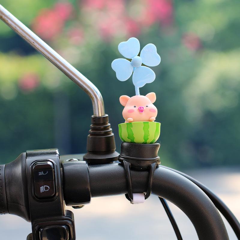 

Самые продаваемые милые мультяшные украшения в виде ветряных мельниц, велосипедов и мотоциклов