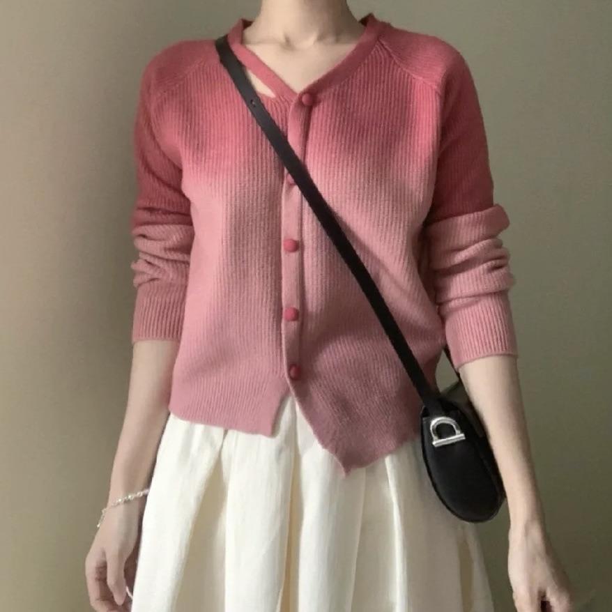 Niche senior sense V-neck exposed clavicle irregular top women's pink gradual change color knitted sweater women's age-reducing commute