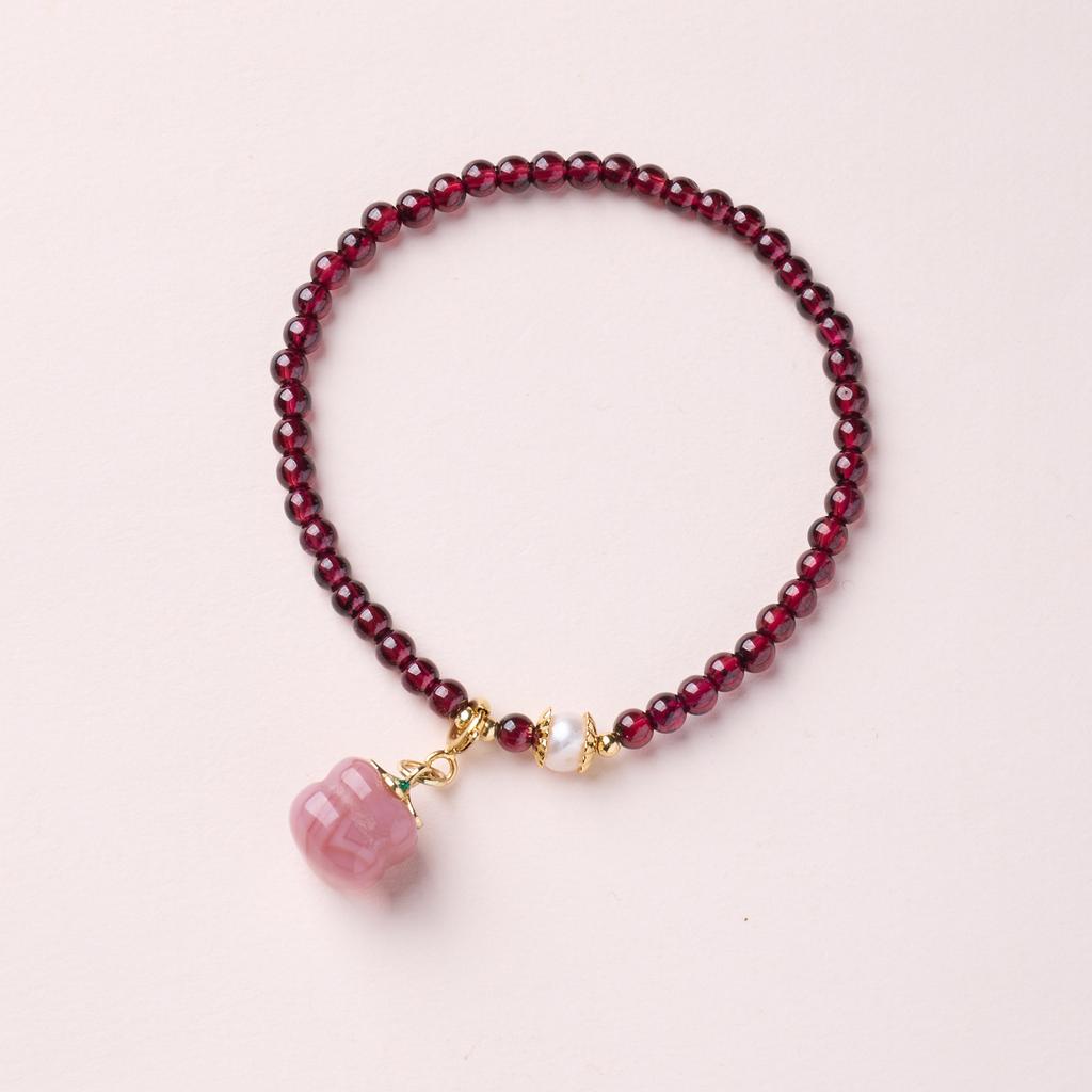 Natural Three-ring Garnet Bracelet for Women, Crystal Hetian Jade Bracelet, Gift, Light Luxury, Niche, Simple and Versatile Jewelry