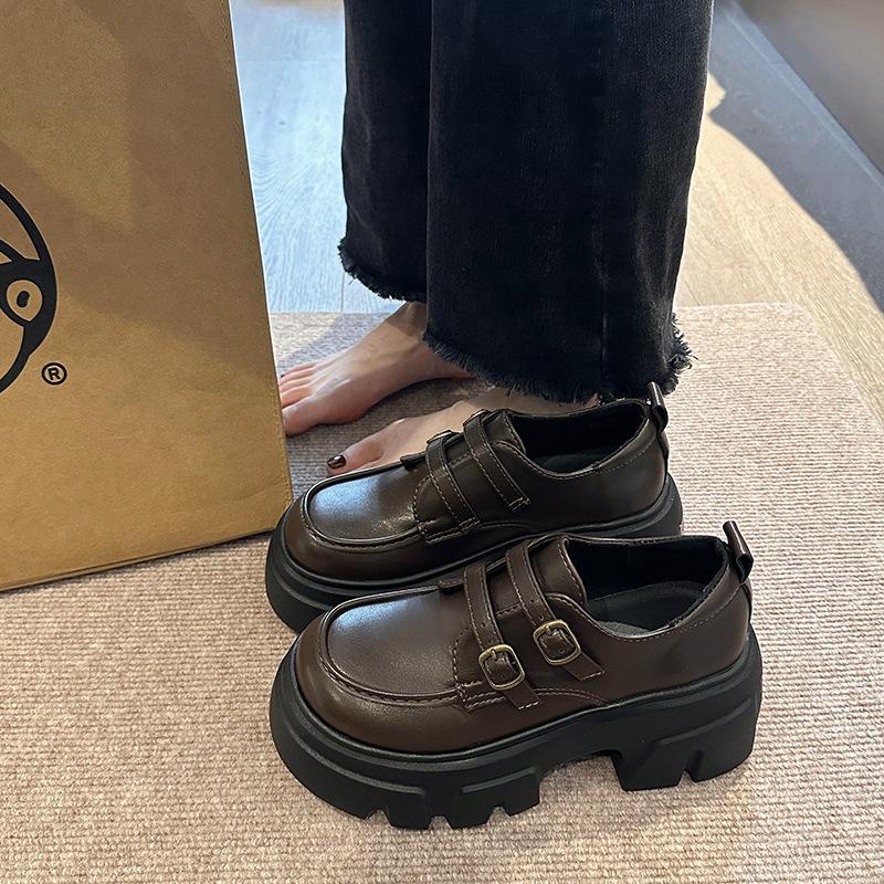 

Platform small leather shoes women s 2025 new summer retro British style women s shoes brown Japanese jk heightening loafers 40 темно-коричневого