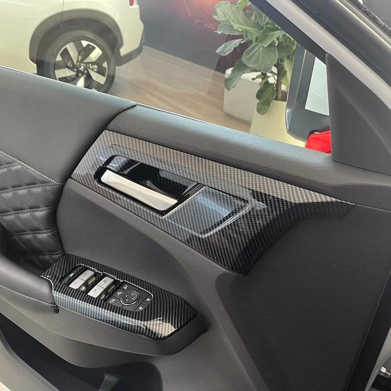 Mitsubishi Outlander '23 Door Handle Bowl & Armrest Accessory