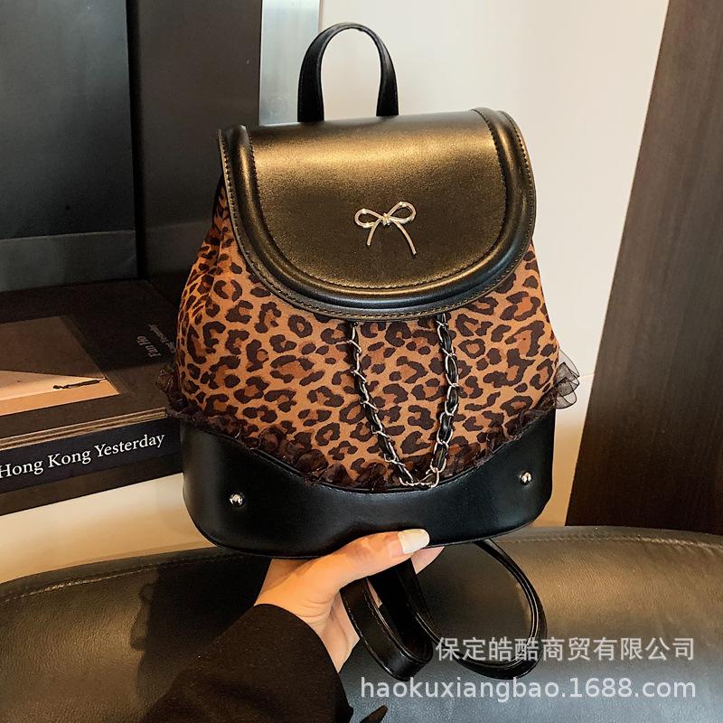 College student schoolbag backpack women's 2025 new bag large capacity class commute light leopard print travel backpack