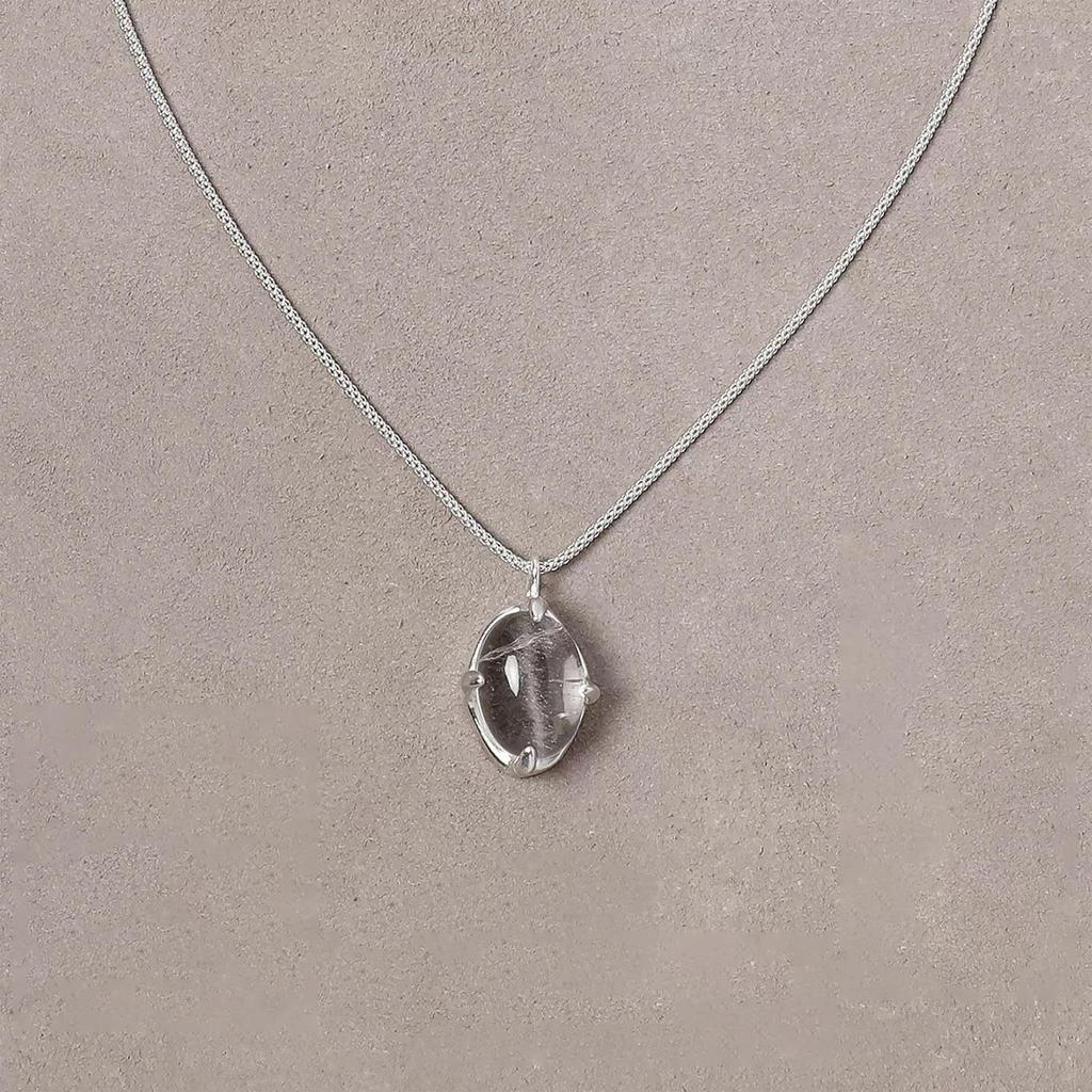 Elegant Water Drop Pendant Necklace for Women - Light Luxury, Fashionable Clavicle Chain, Stylish Niche Choker