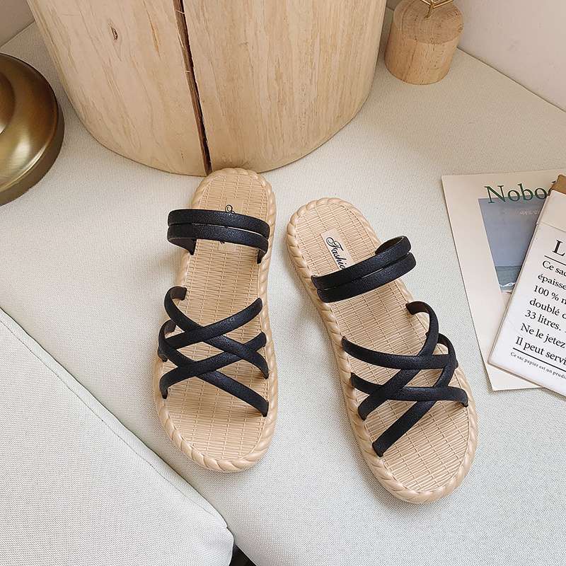 Cool slippers women's new summer fashion versatile flat-bottomed Korean version two wearing Roman sandals thick-soled beach women