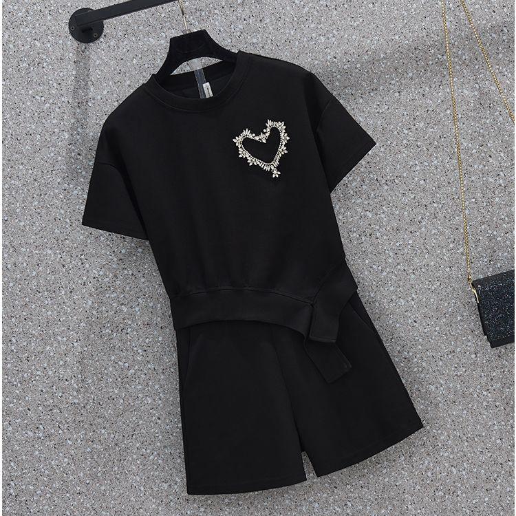 Beautiful Casual Sports Suit for Women In Summer, Fashionable Age-reducing Style, Short-sleeved Shorts, Two-piece Set, Fashionable