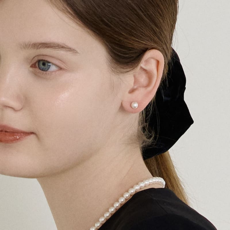 

NUOY (Silver 925) Shiny White Freshwater Pearl Earrings 6mm NONE